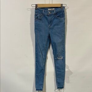 Levi’s premium 720 high rise skinny Women's Blue Distressed Jeans